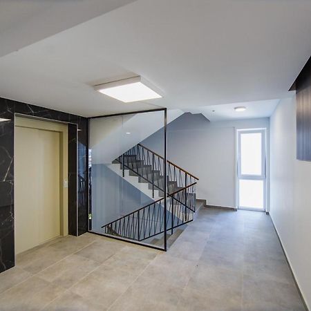Duo Vibe Apartment Oradea Eksteriør billede
