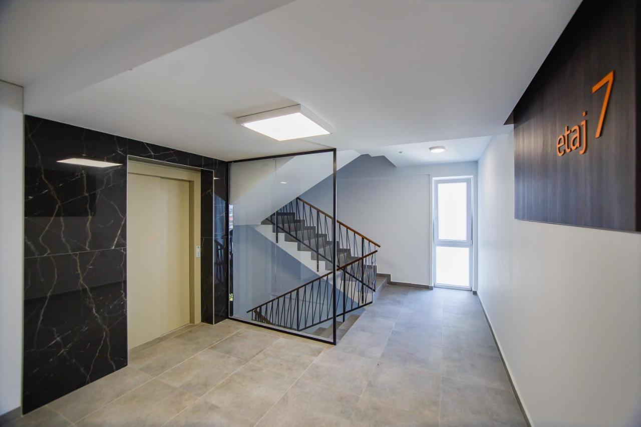 Duo Vibe Apartment Oradea Eksteriør billede